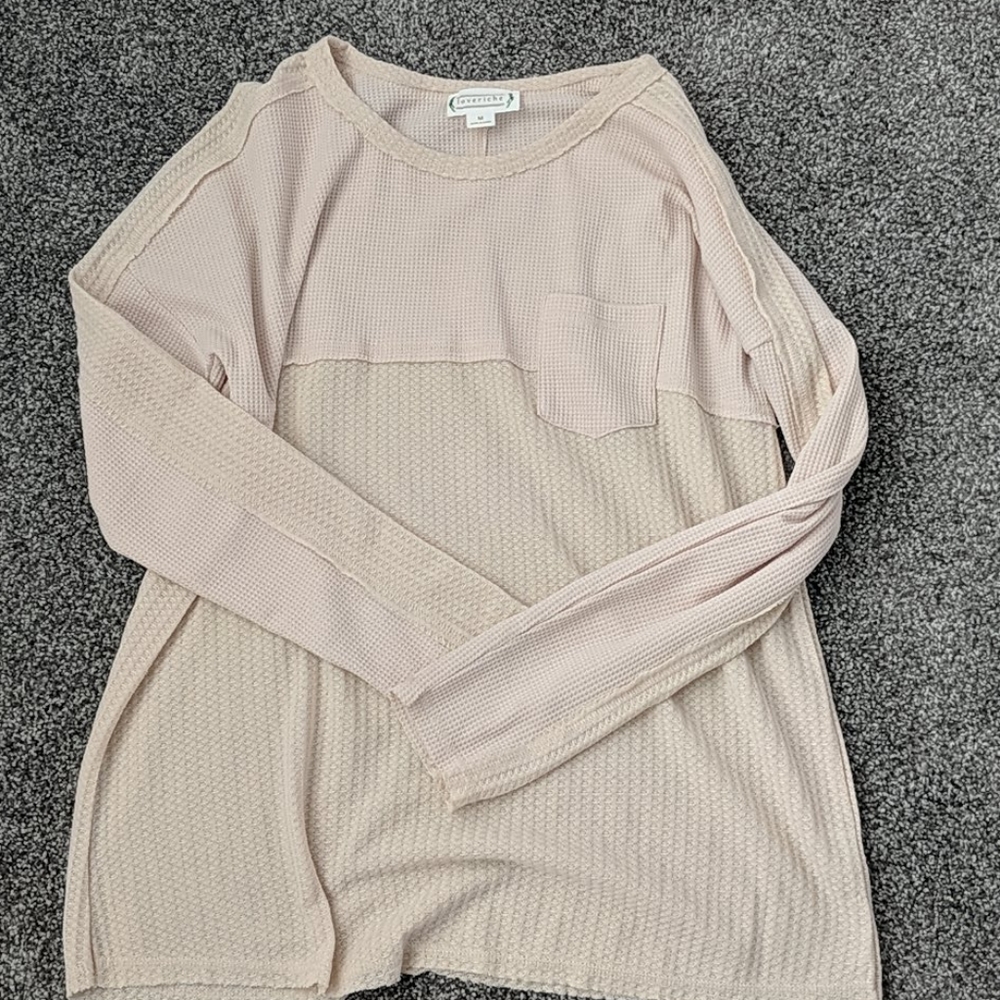 Long sleeve waffle patterned shirt